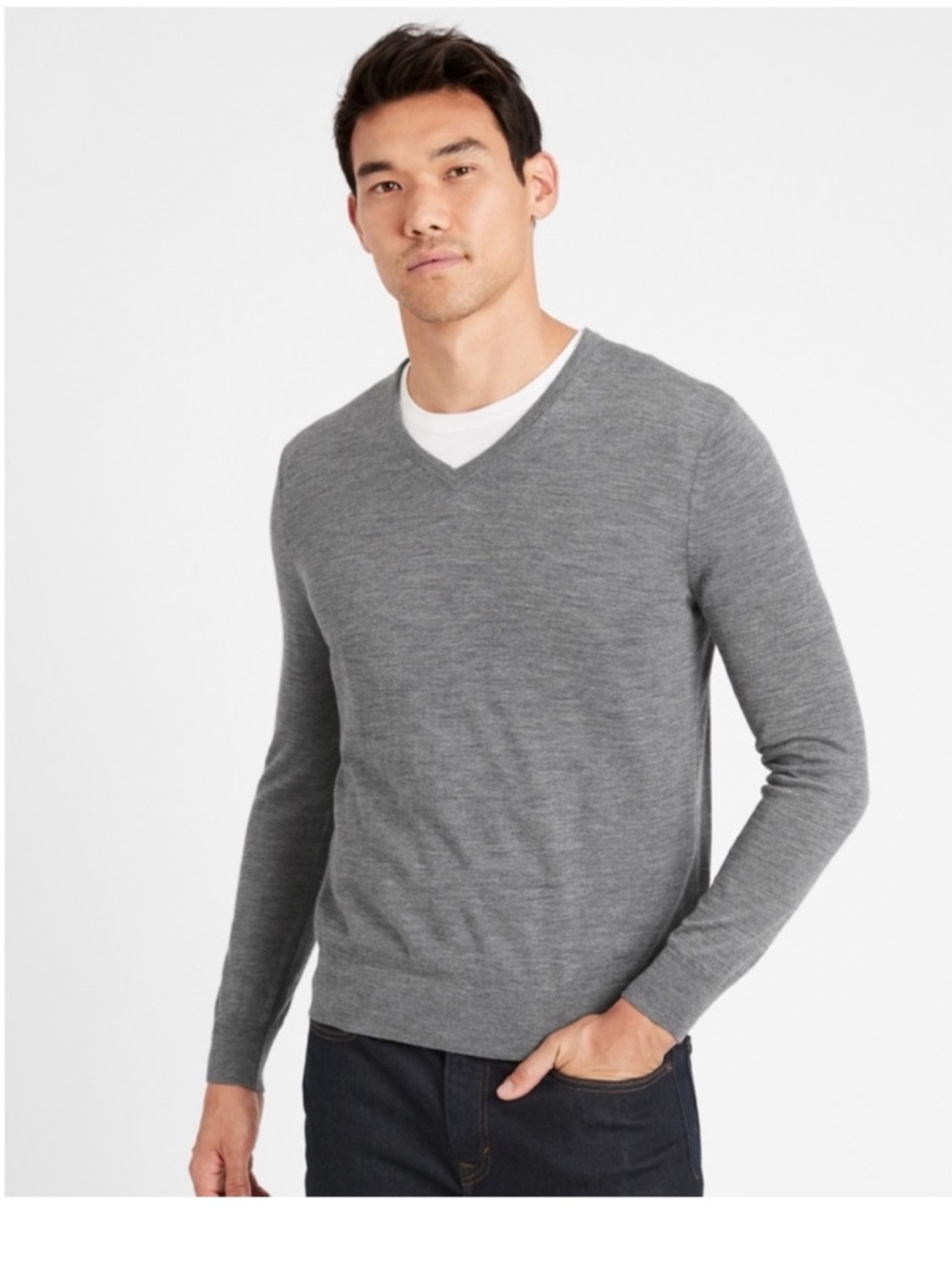 Banana Republic light gray Italian merino yarn wool long sleeve sweater v neck